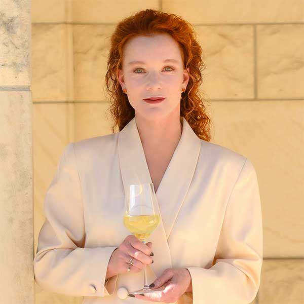 Karen MacNeil Headshot